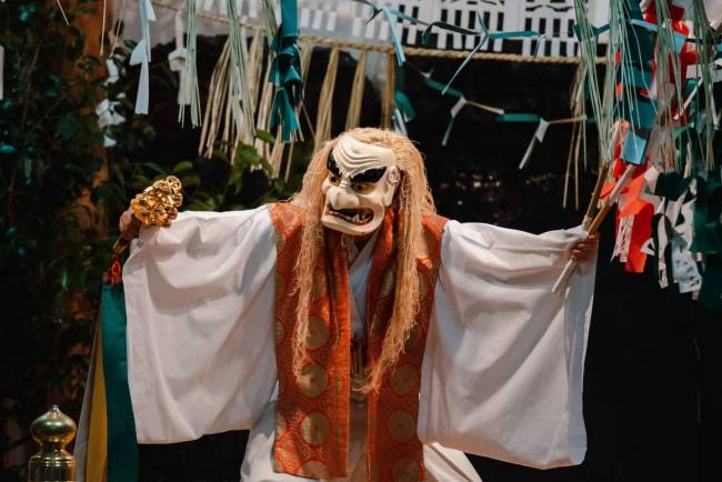Der traditionelle Takachiho Kagura Tanz.